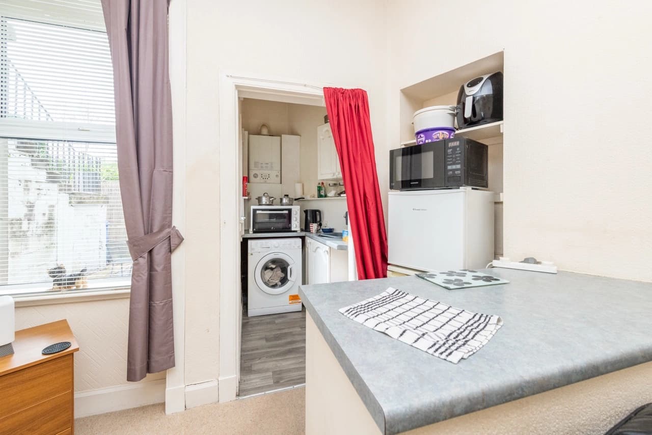 property photo 5 of 19