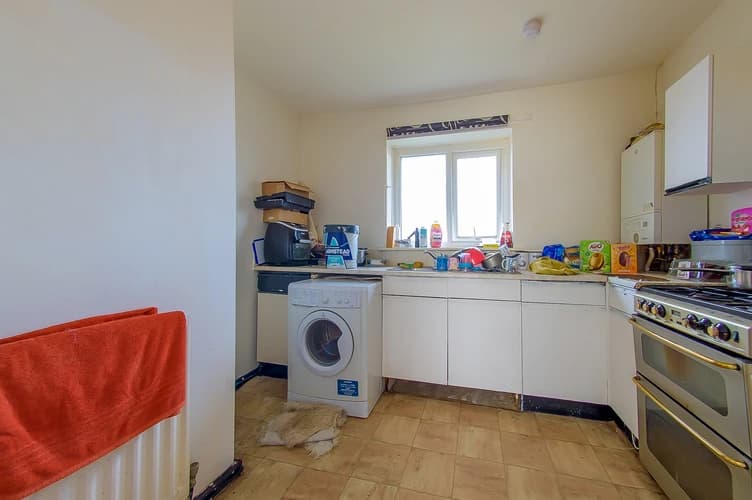 property photo 6 of 19