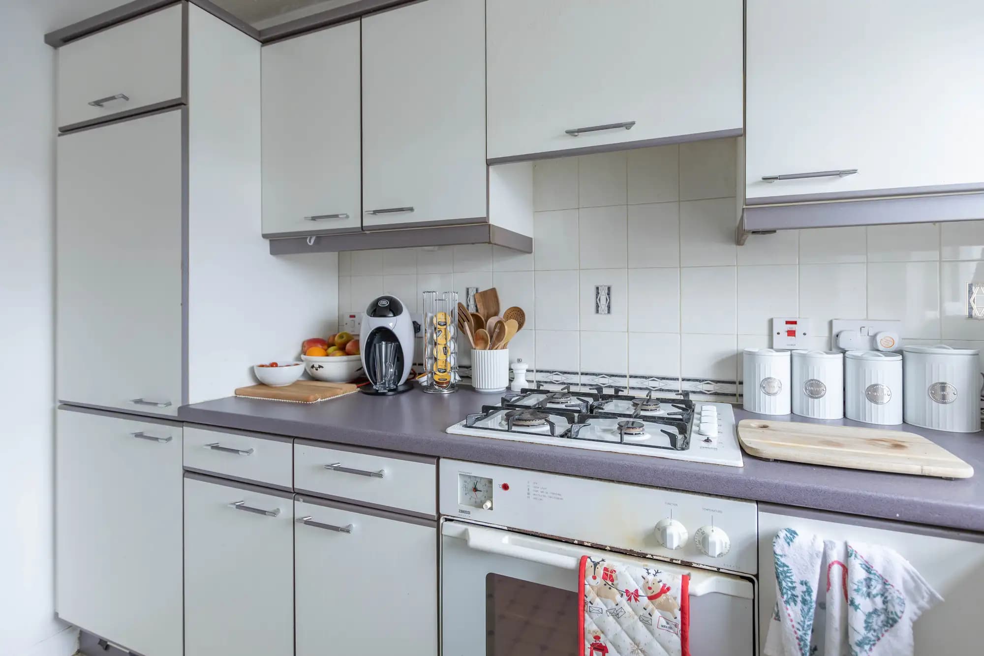 property photo 6 of 34