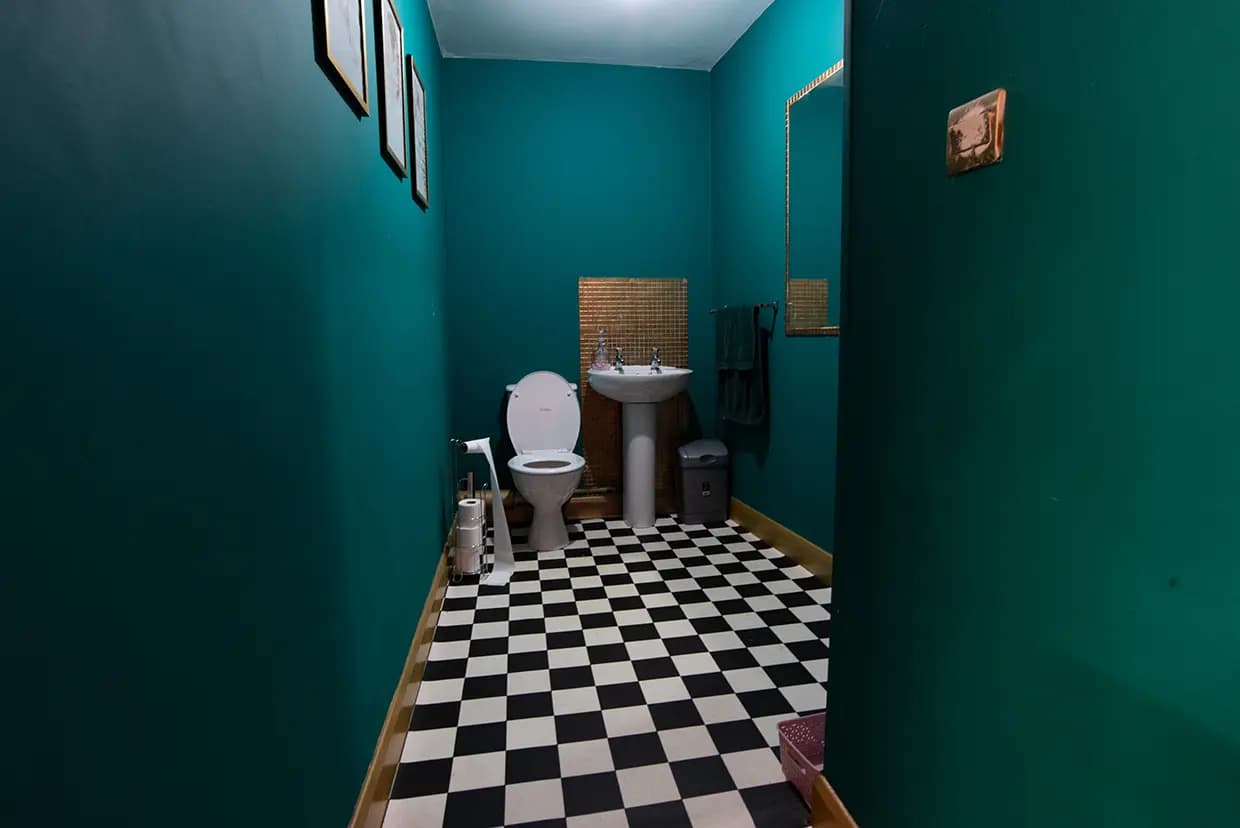 property photo 13 of 78