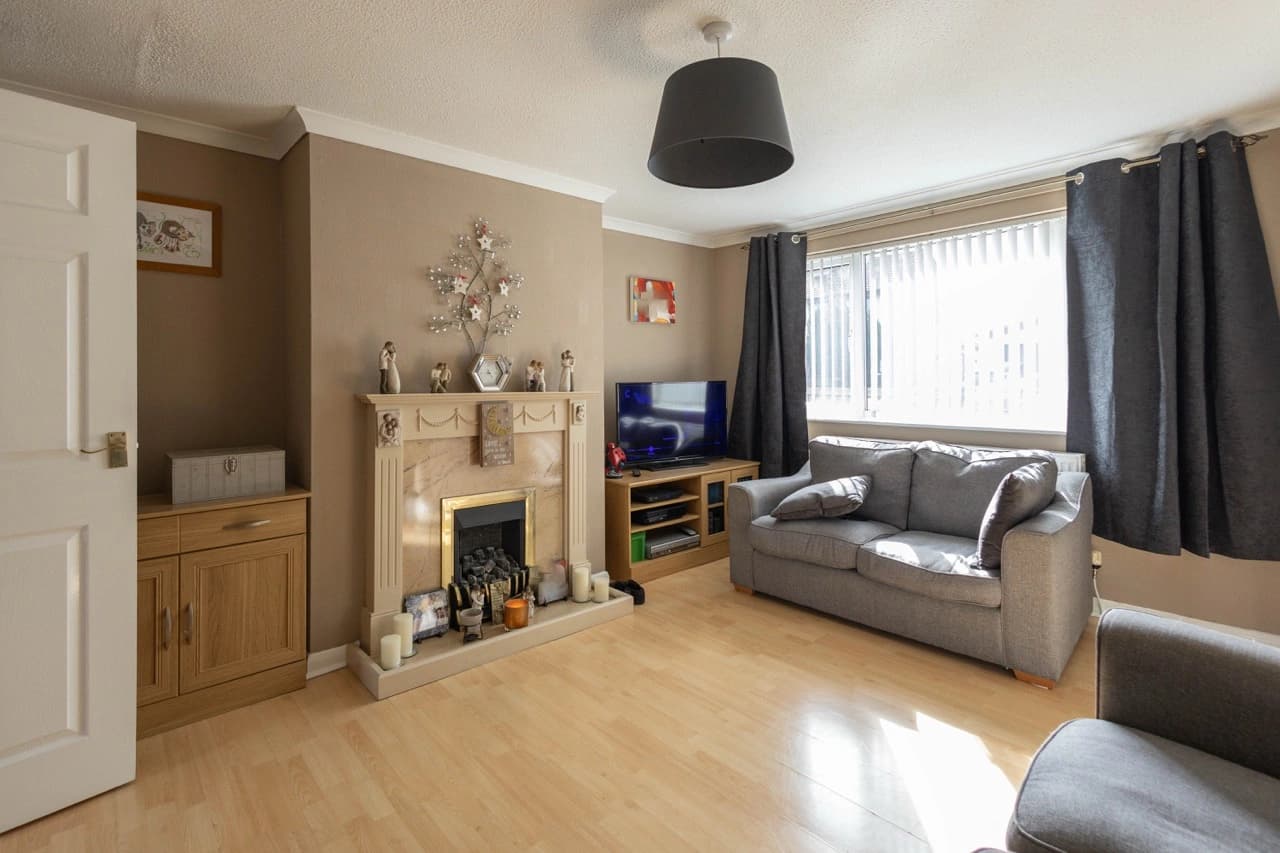 property photo 5 of 26