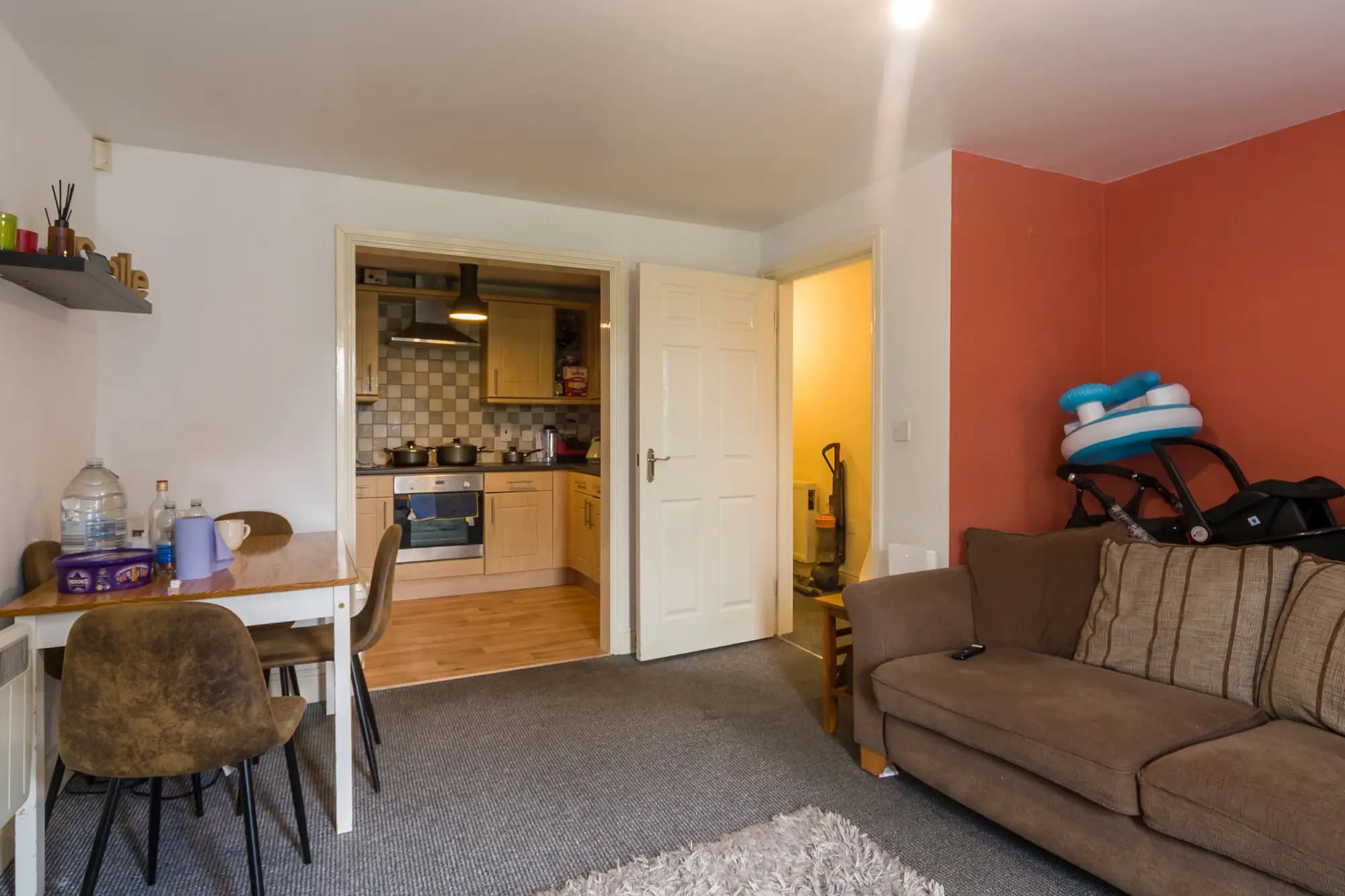 property photo 4 of 16