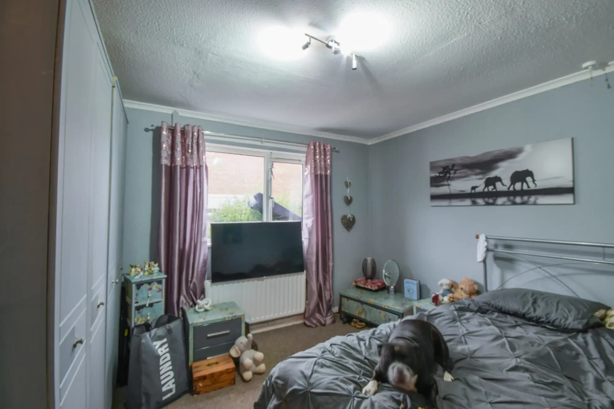 property photo 8 of 15