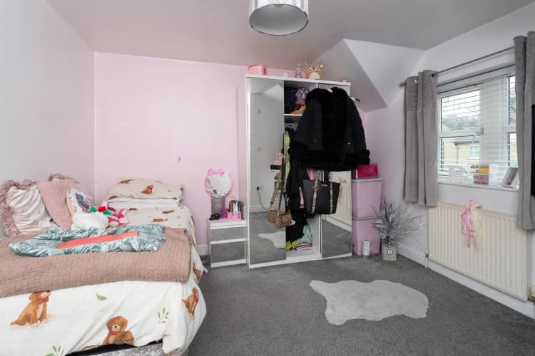 property photo 13 of 27