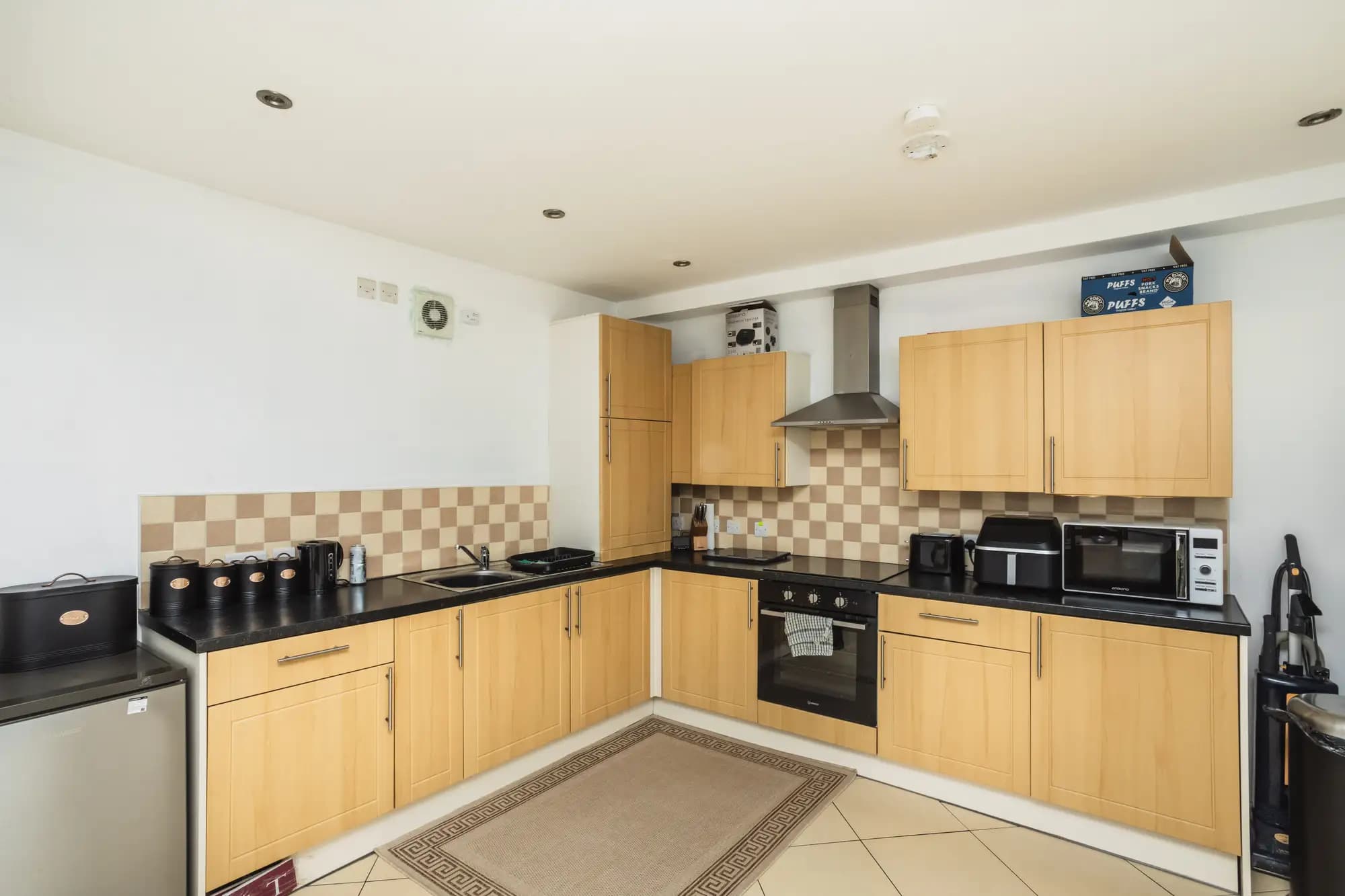 property photo 5 of 17