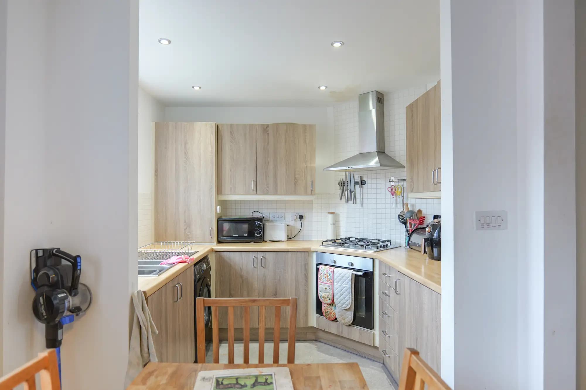 property photo 6 of 15