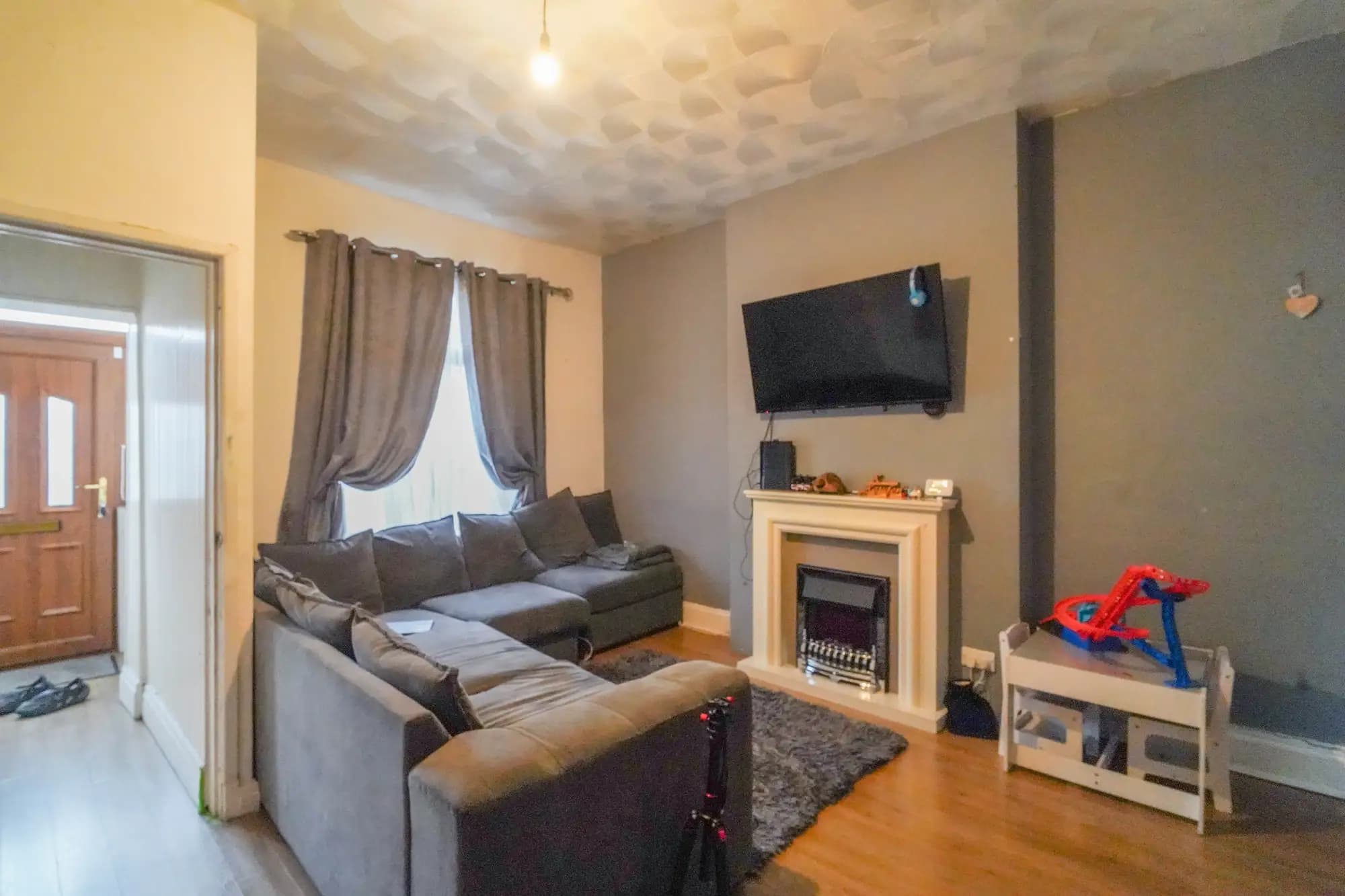 property photo 3 of 33