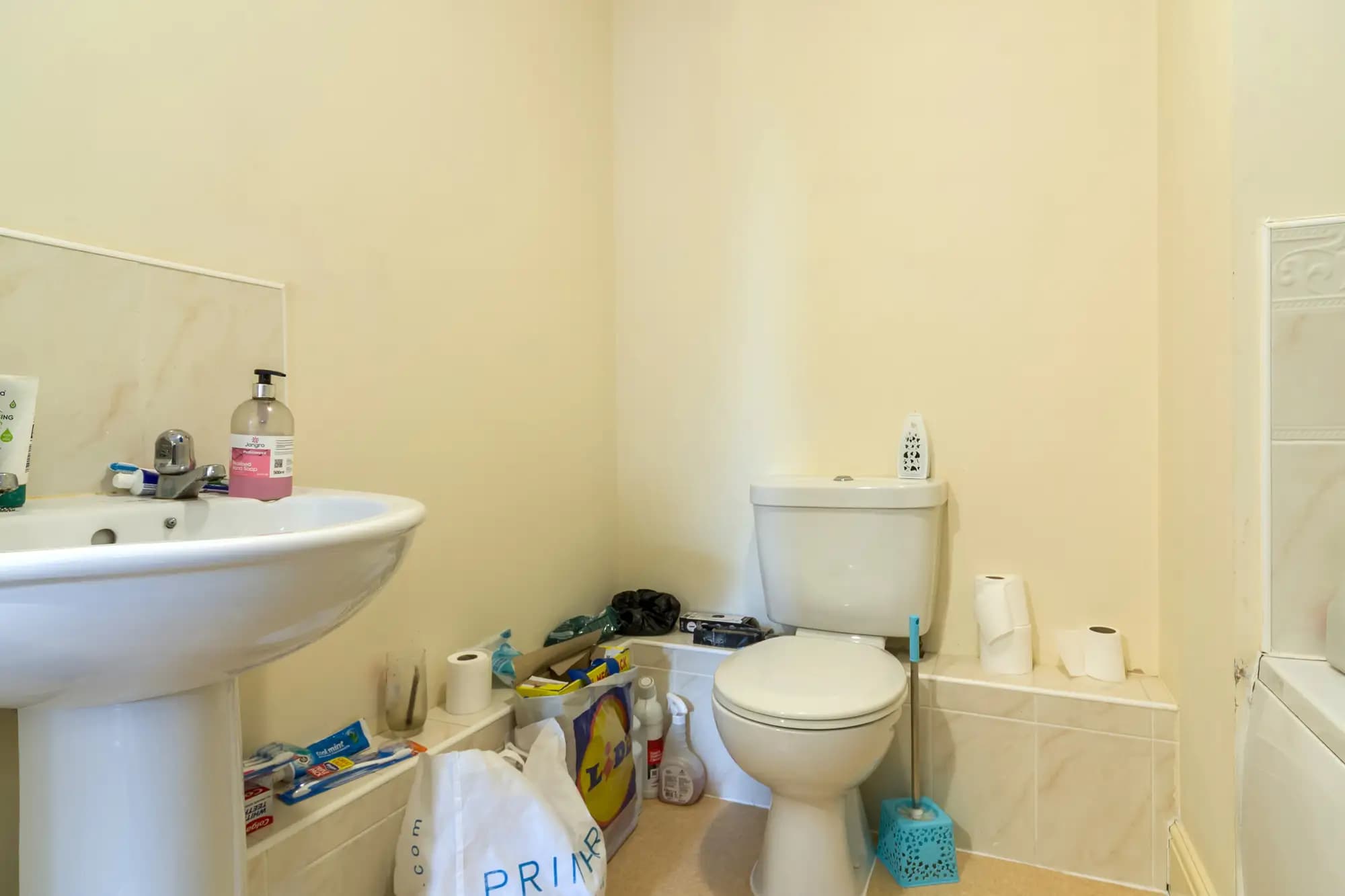 property photo 8 of 16