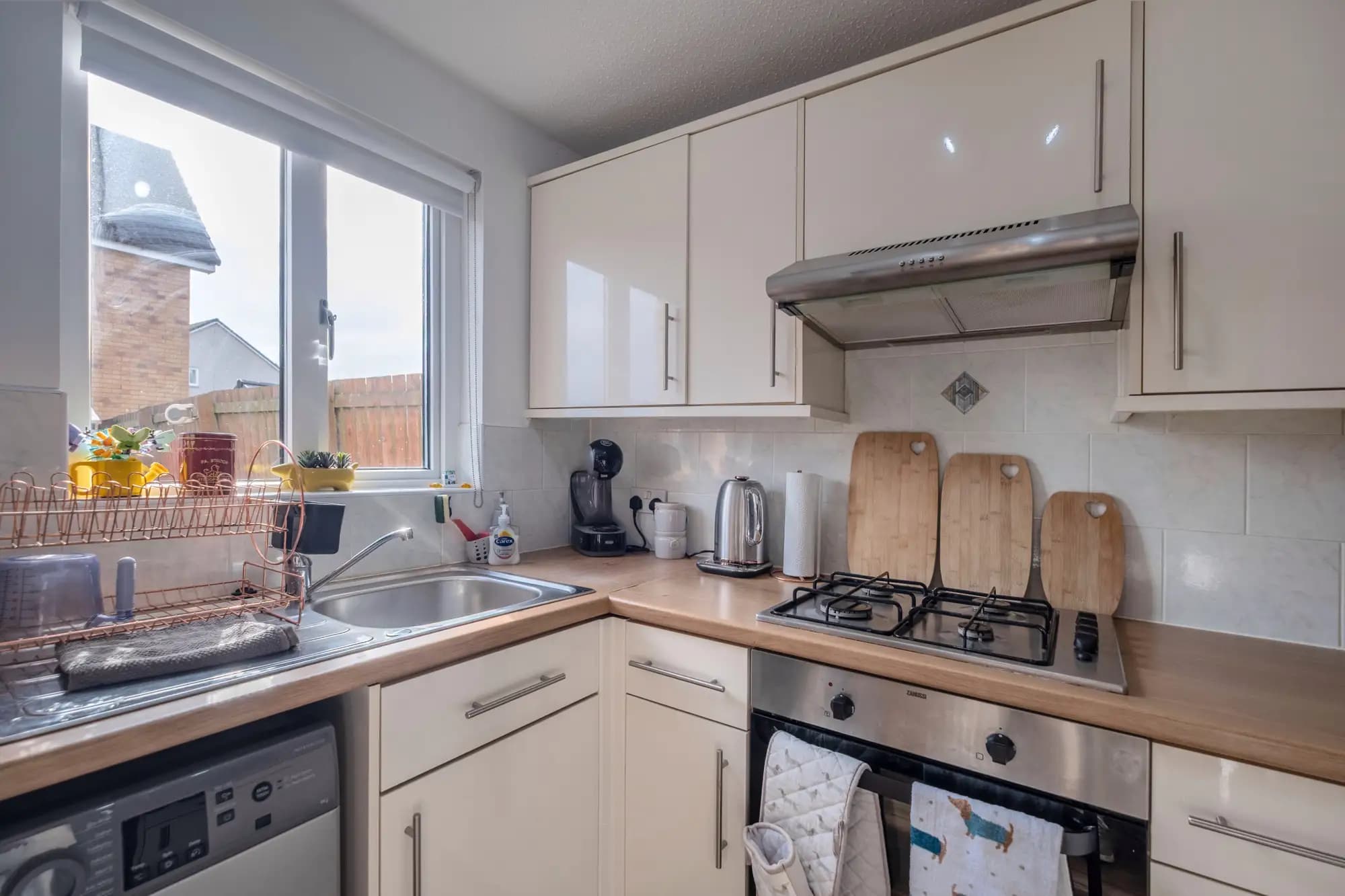 property photo 8 of 28