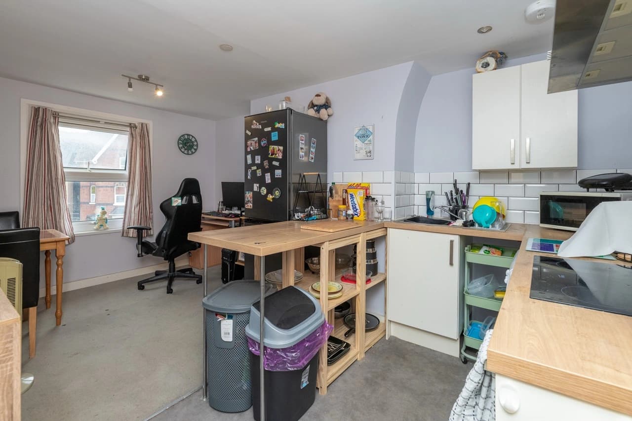 property photo 8 of 48