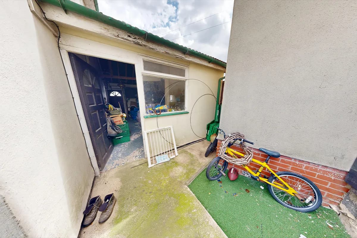 property photo 32 of 38