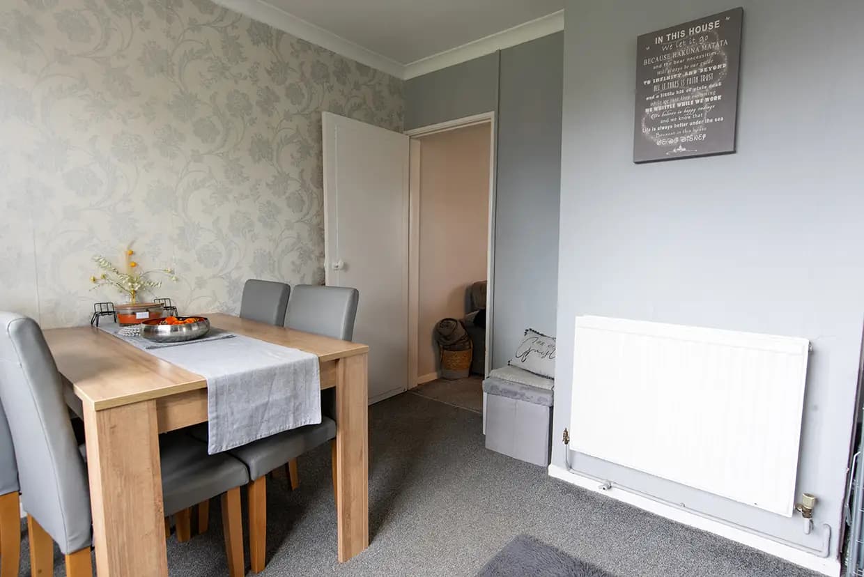 property photo 8 of 25