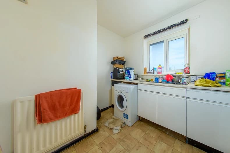 property photo 5 of 19