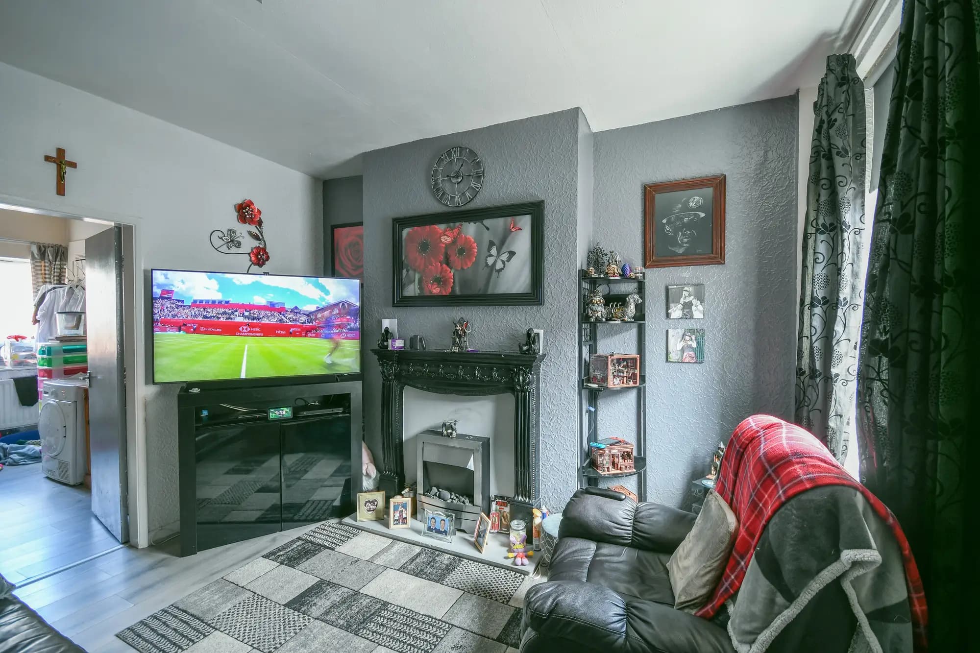 property photo 3 of 22