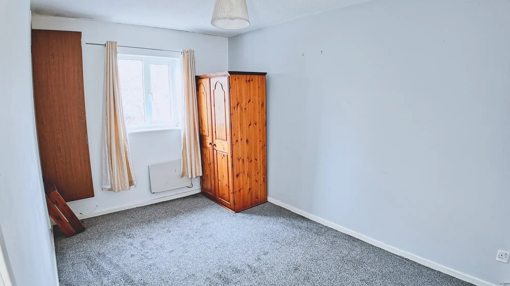 property photo 9 of 16