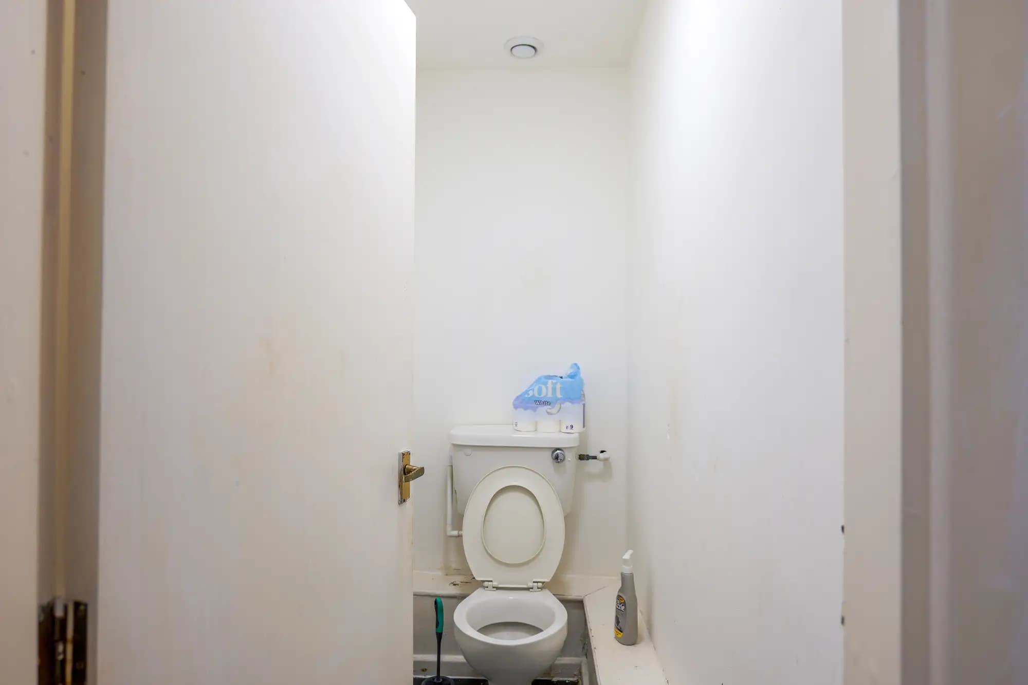 property photo 5 of 15