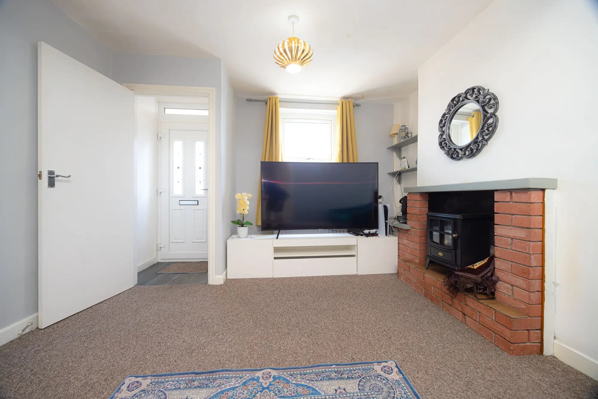 property photo 5 of 22