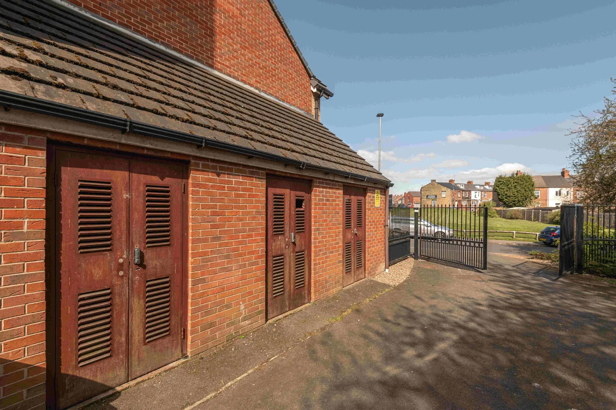 property photo 13 of 15