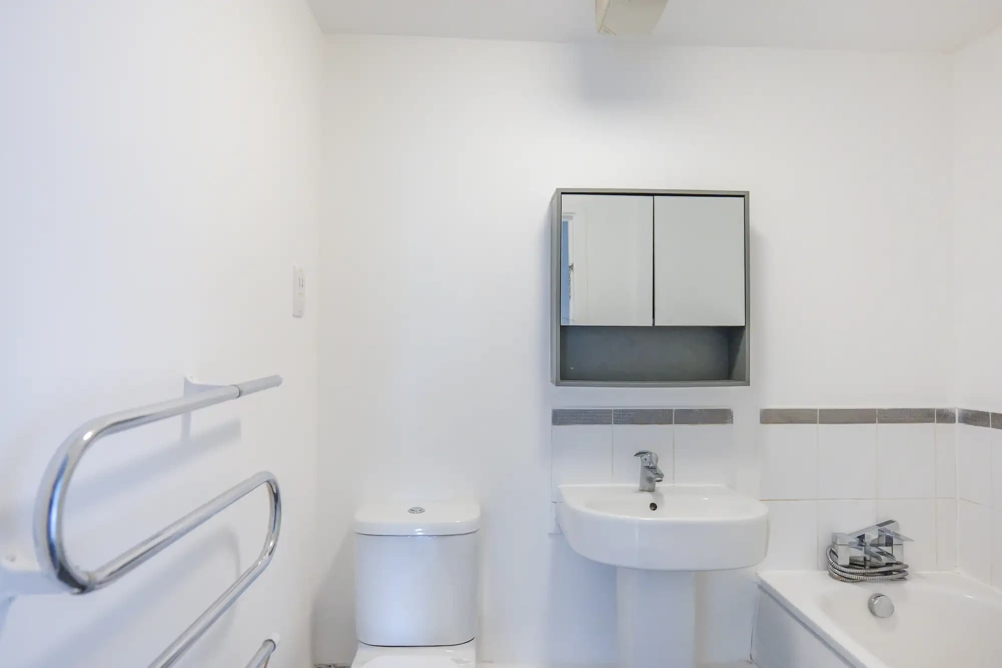 property photo 7 of 24