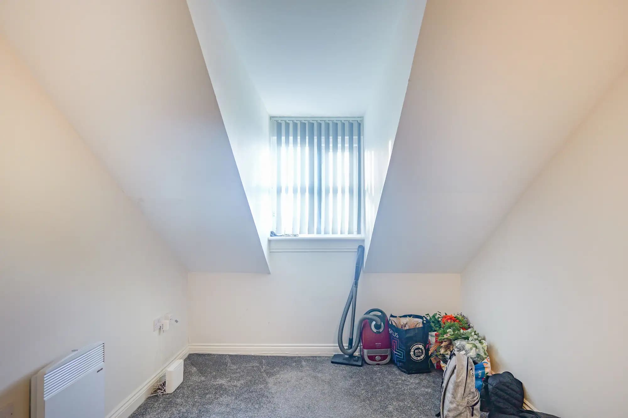 property photo 18 of 27