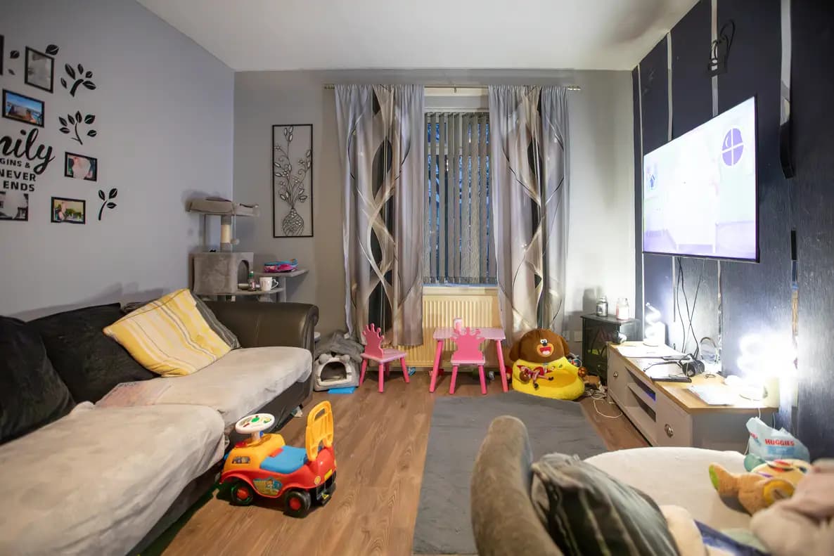 property photo 3 of 28