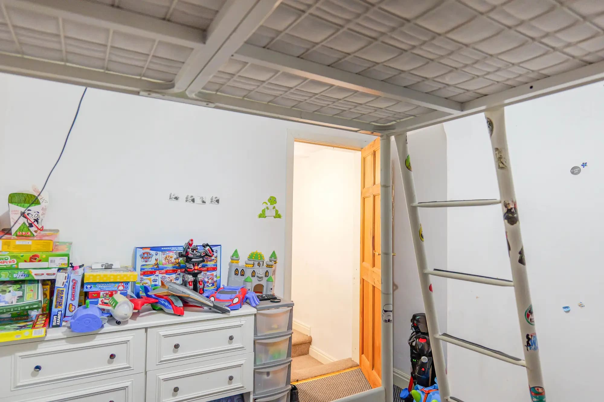 property photo 13 of 20