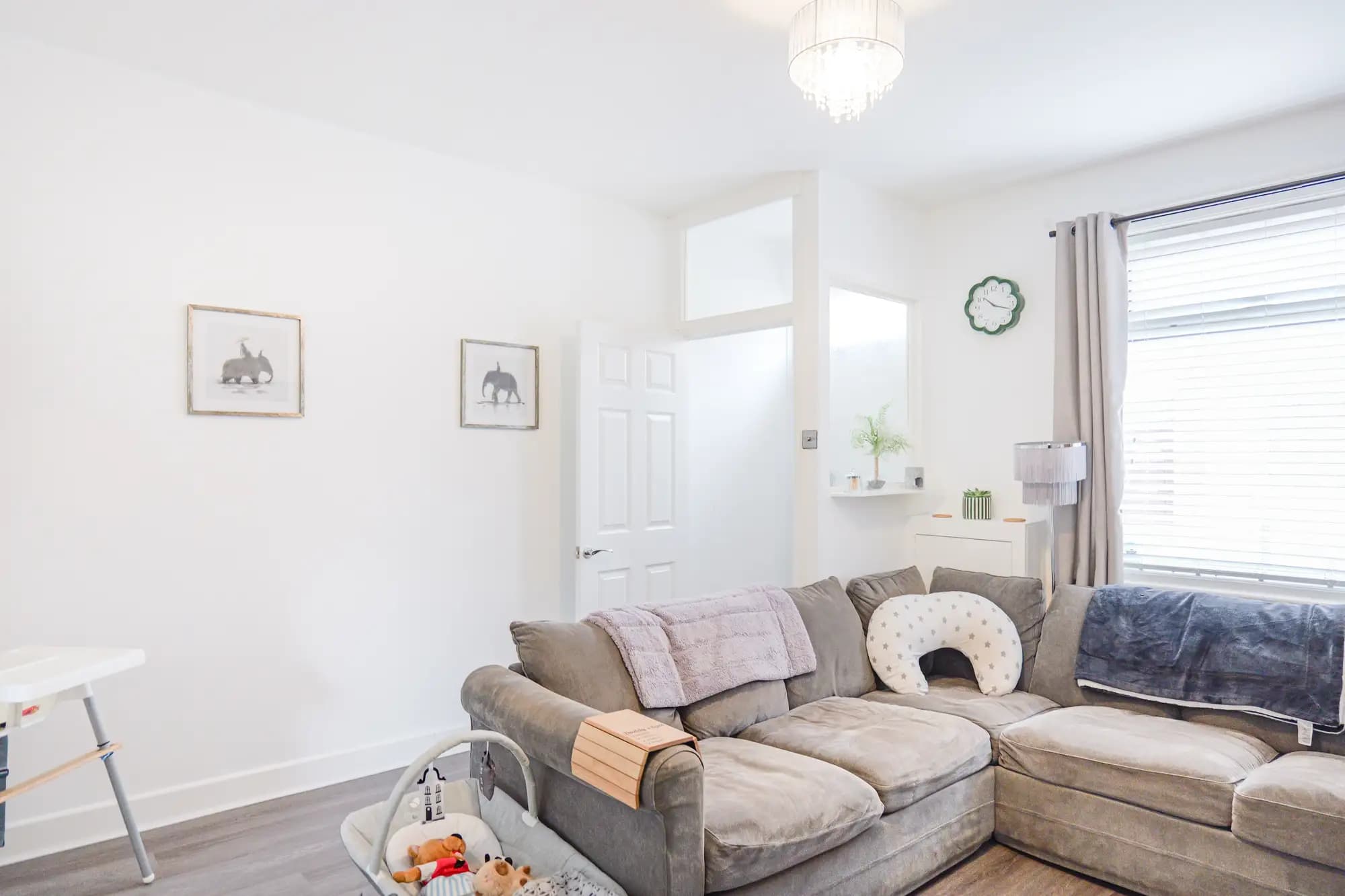 property photo 4 of 18