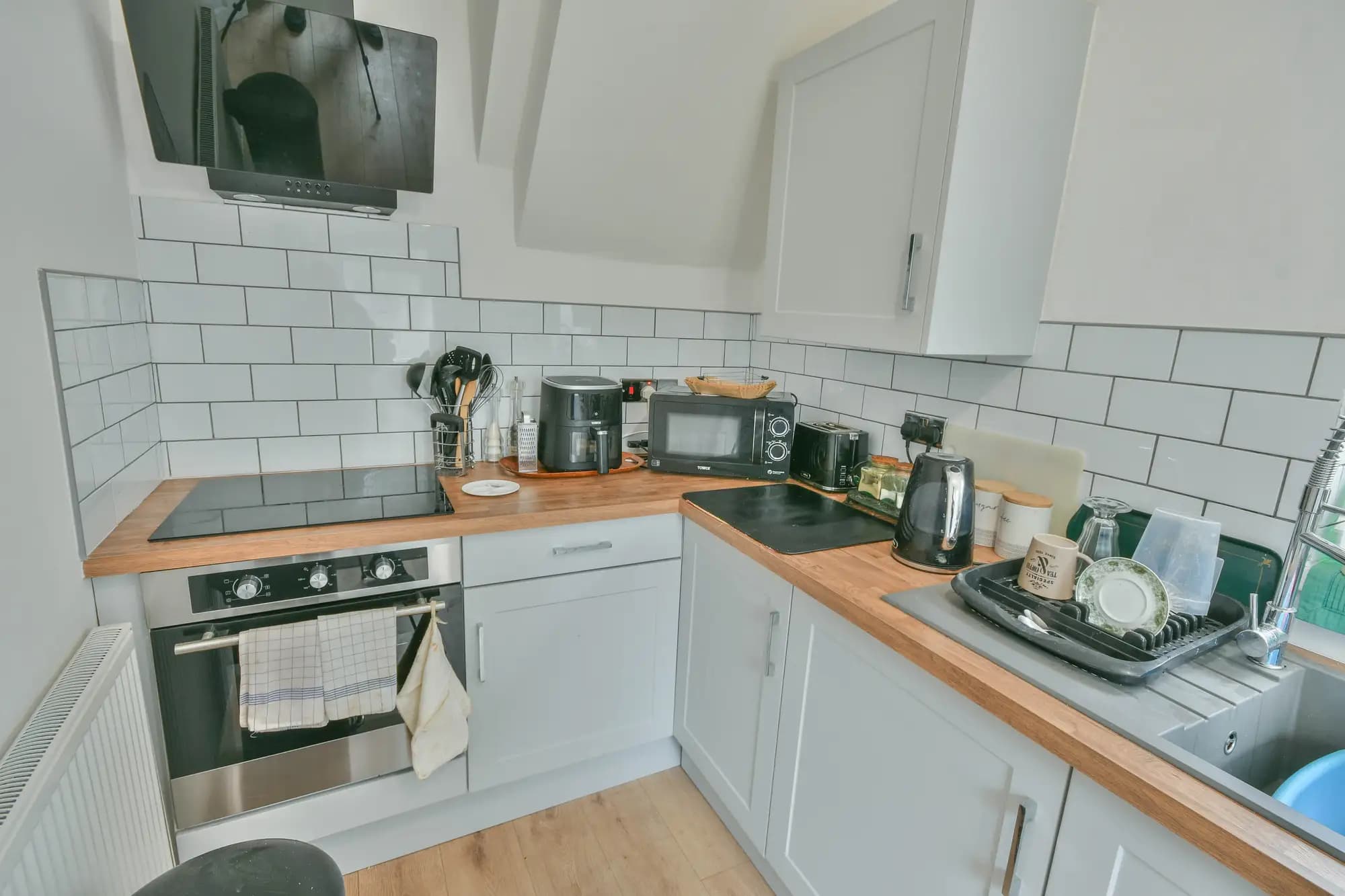 property photo 5 of 22