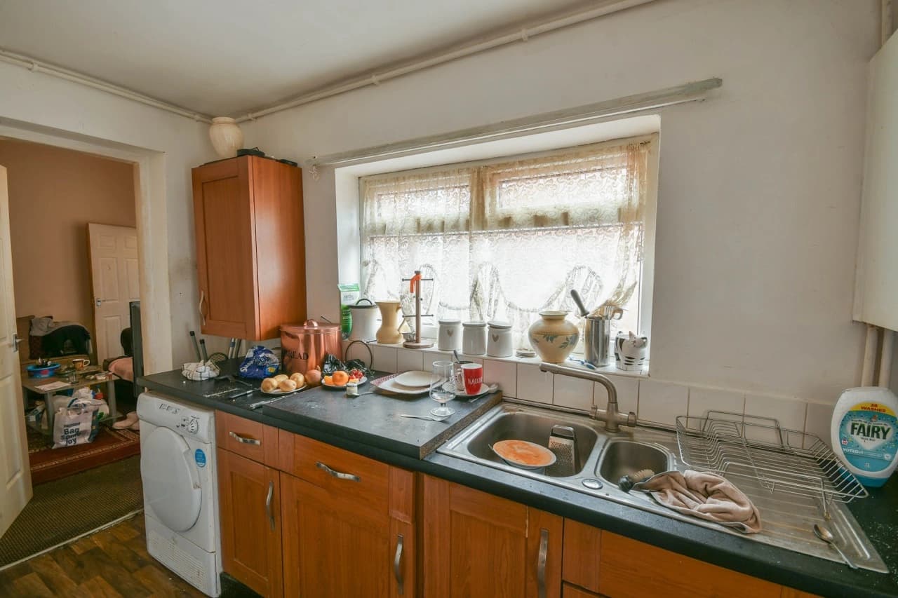 property photo 11 of 30