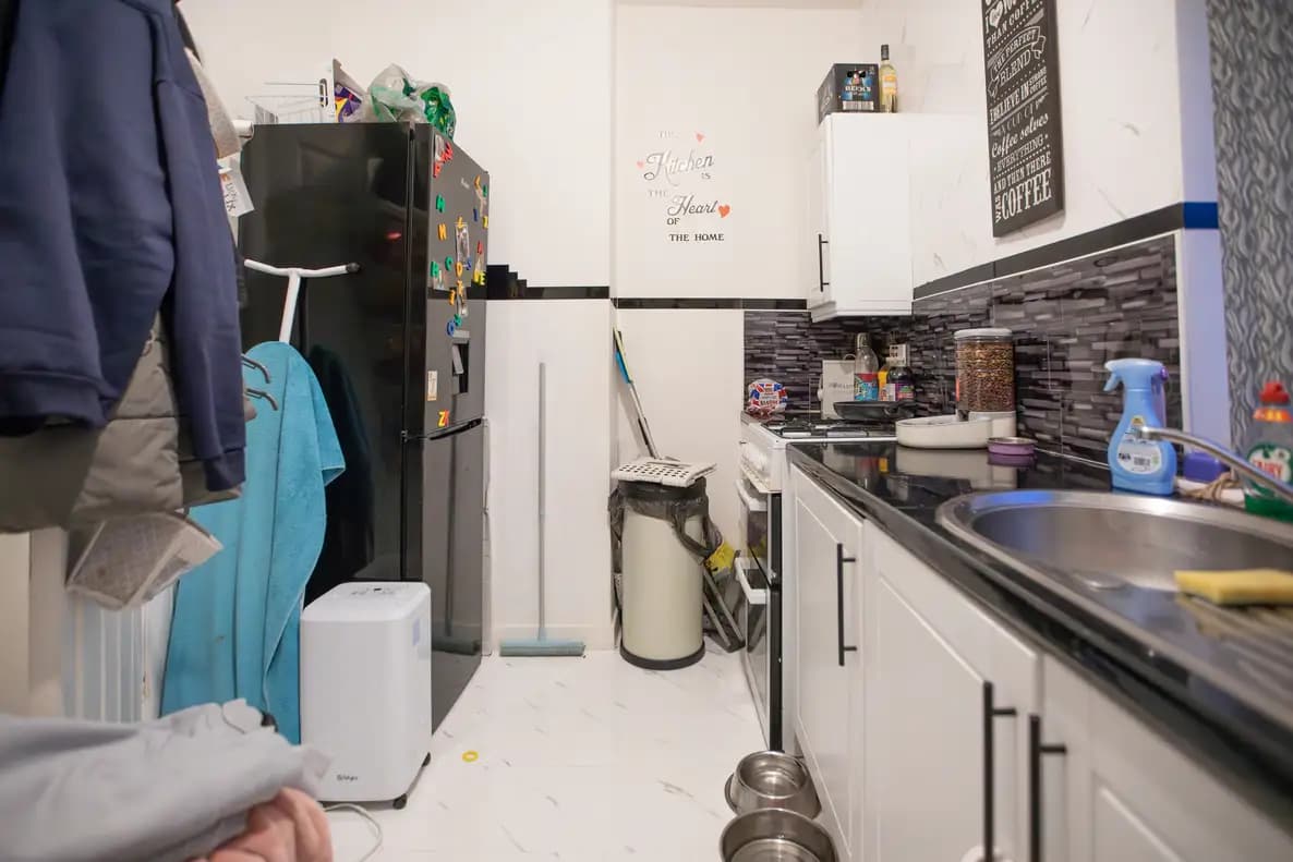 property photo 8 of 28