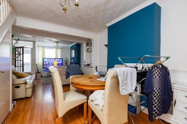 property photo 7 of 16
