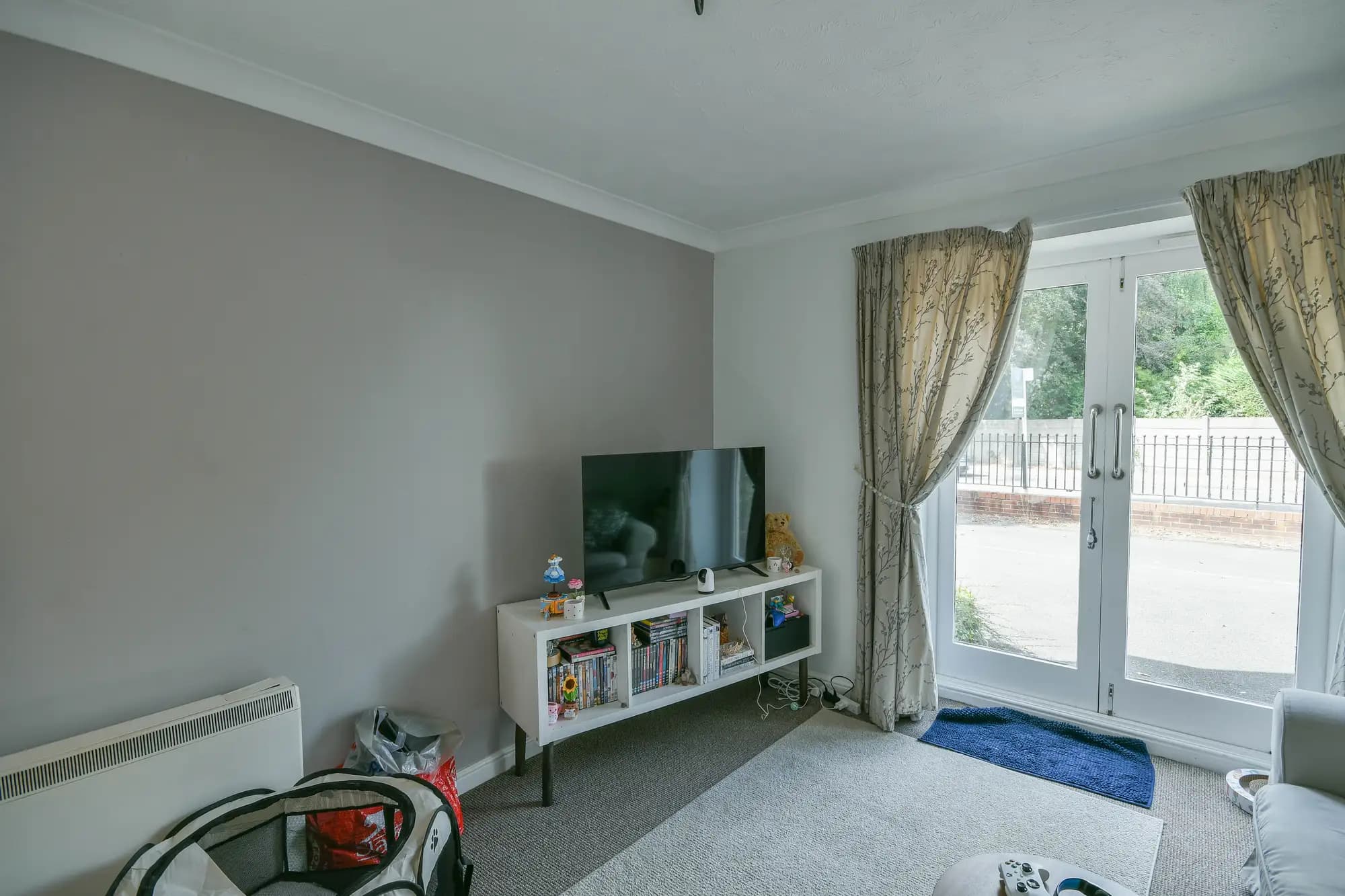 property photo 4 of 15