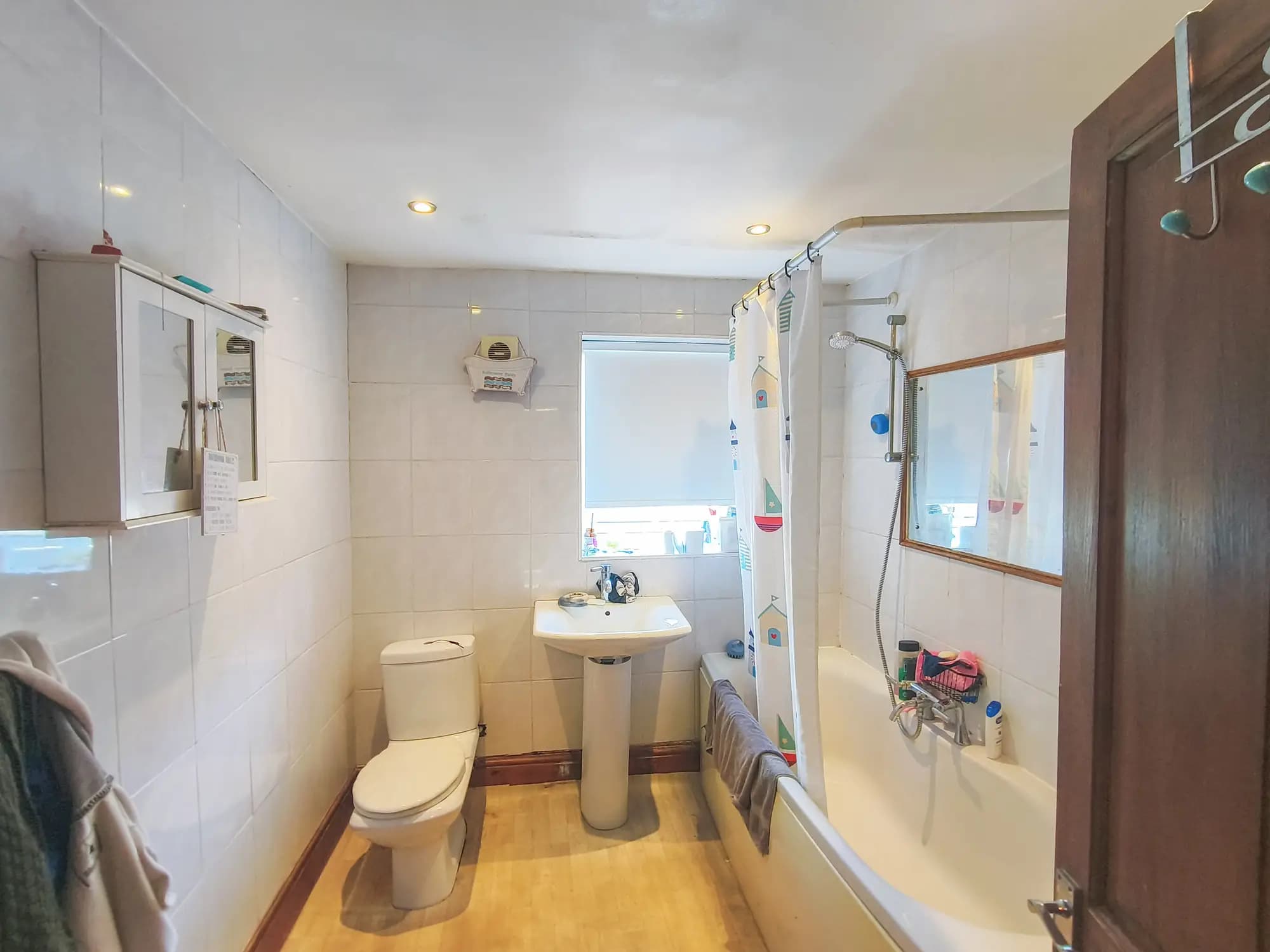 property photo 8 of 15