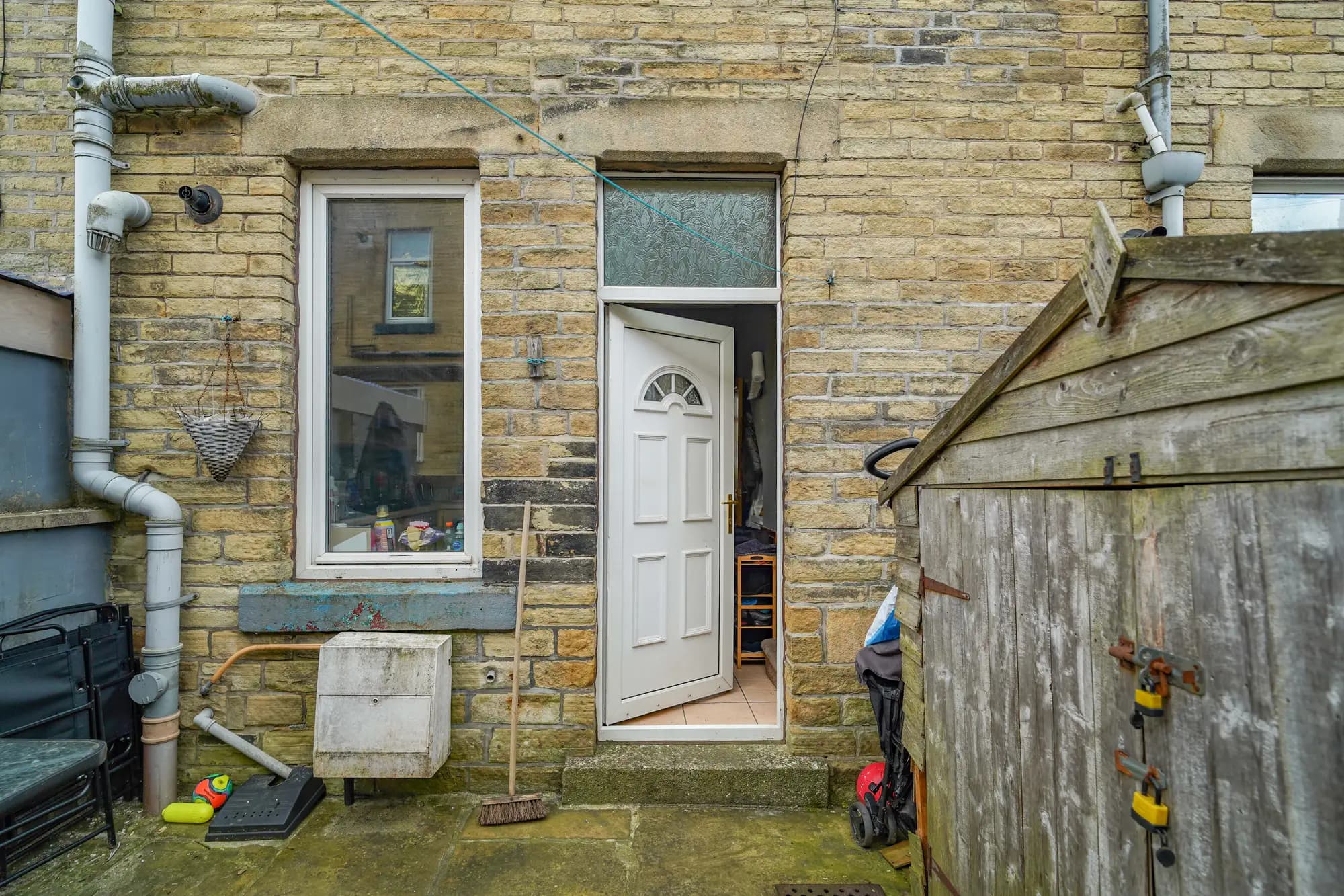 property photo 20 of 25