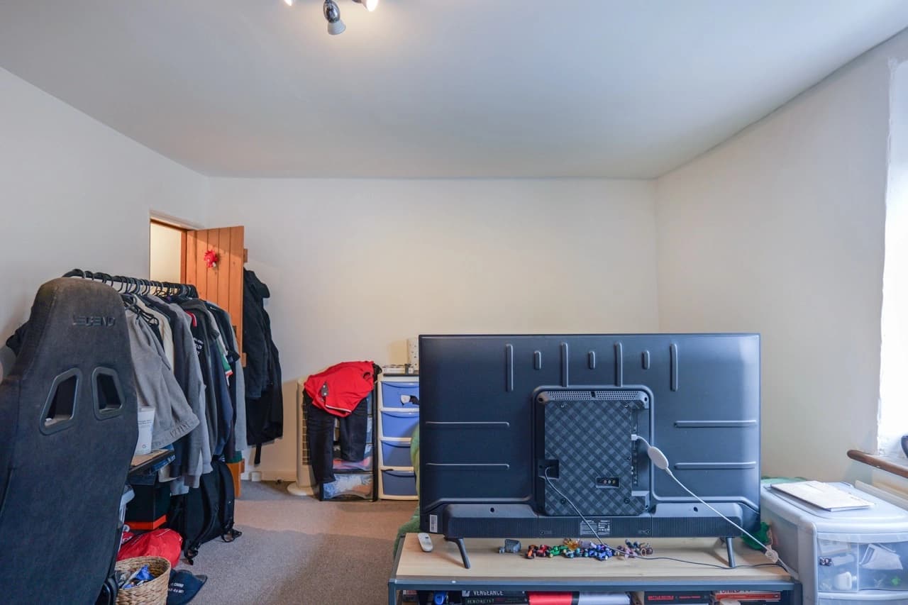 property photo 14 of 19