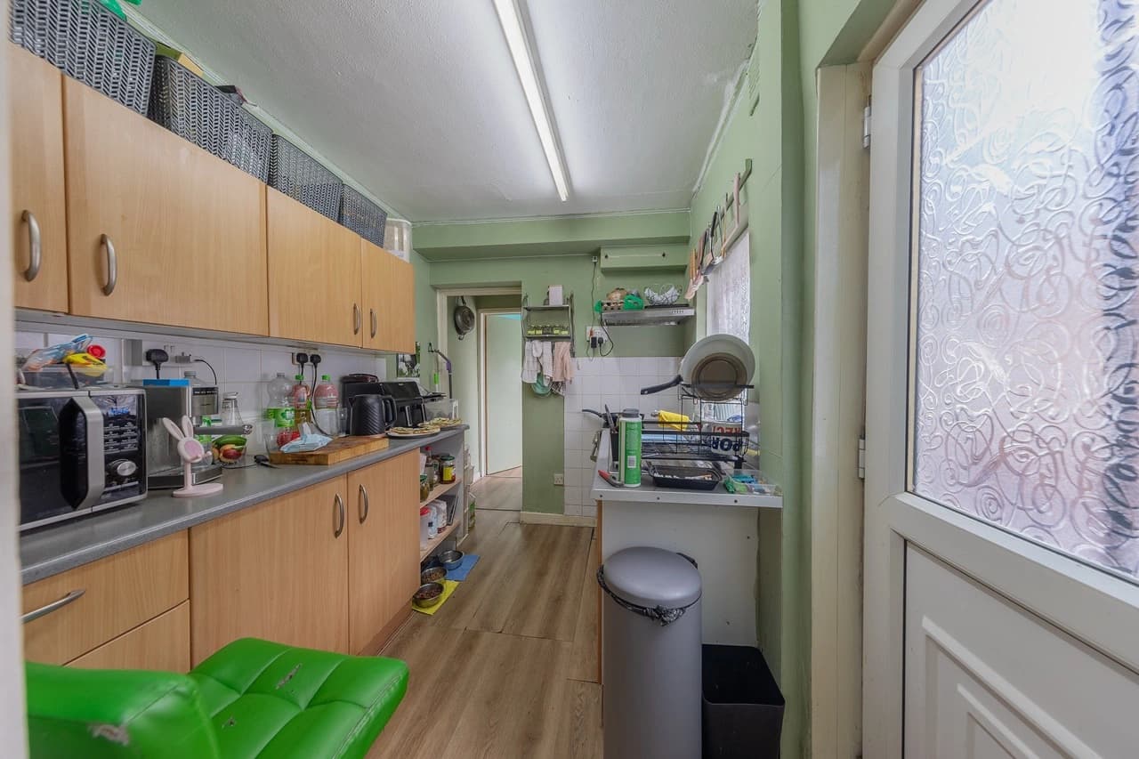 property photo 6 of 20