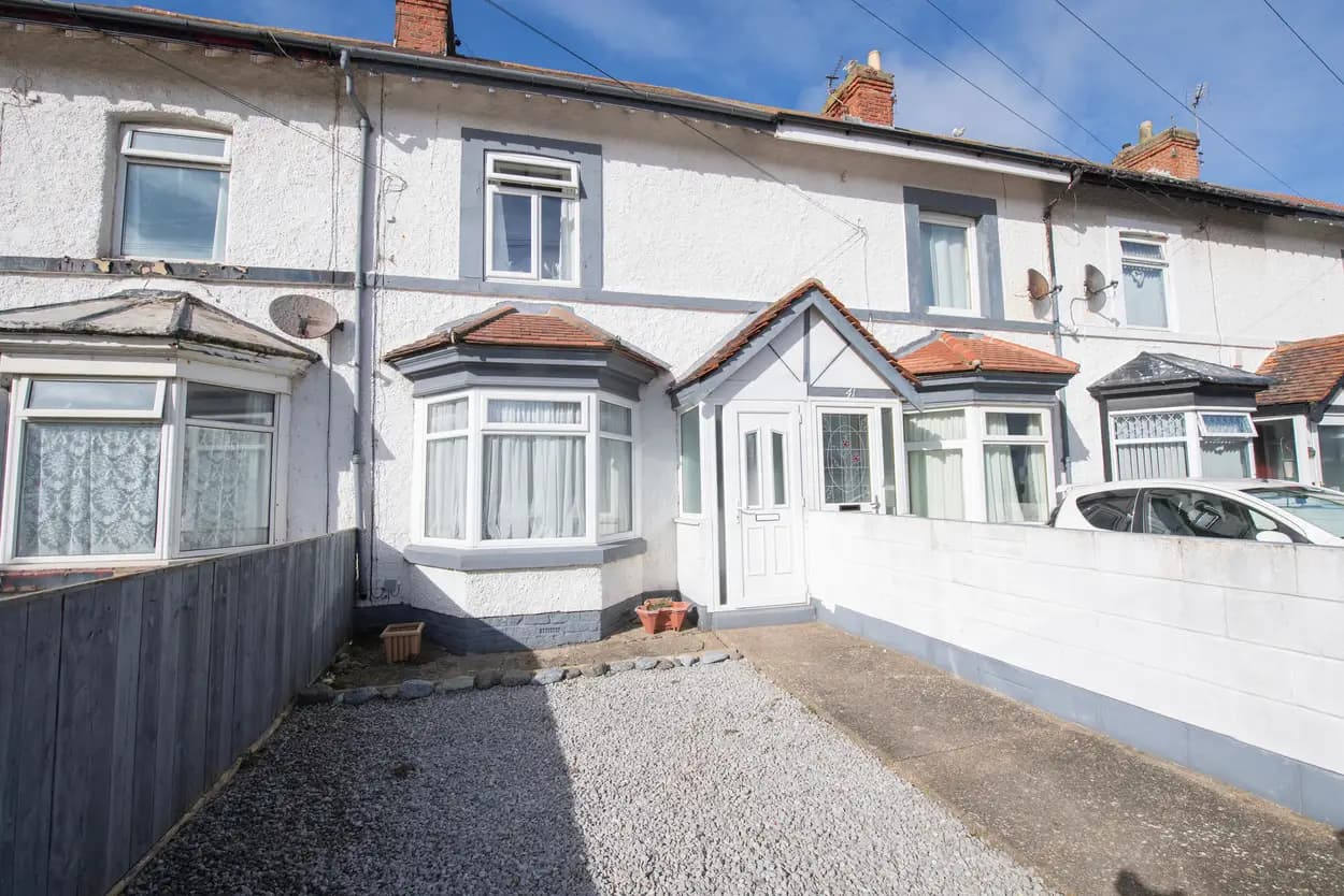property photo 11 of 15