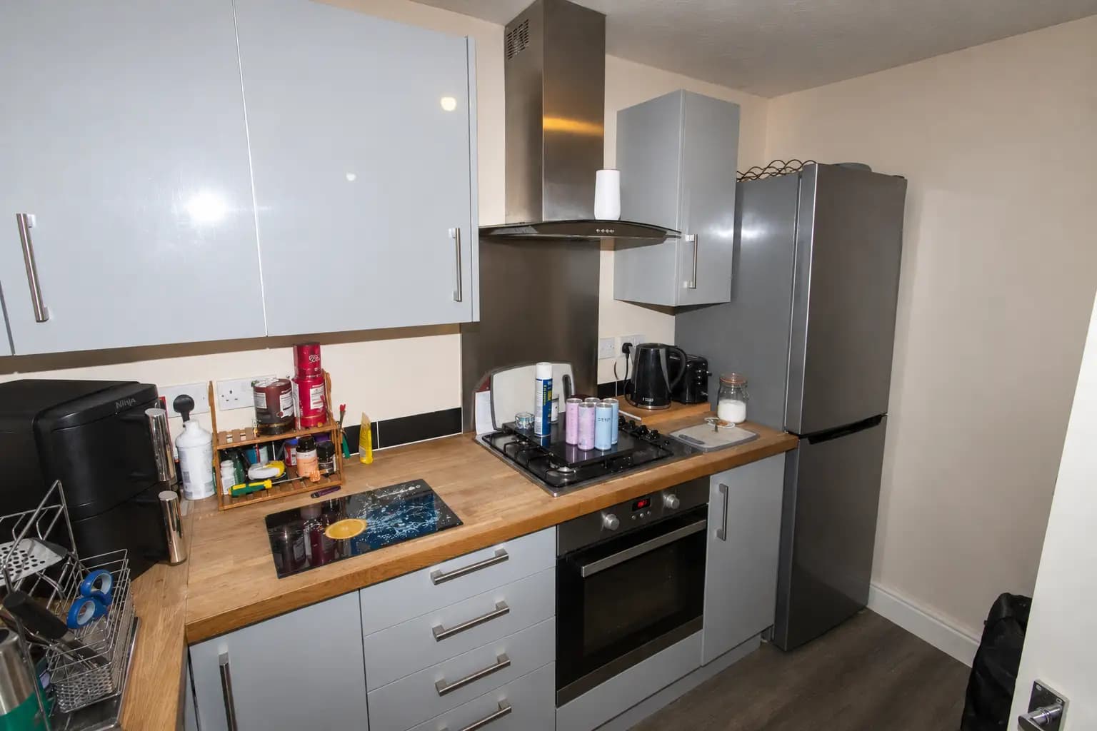 property photo 6 of 24