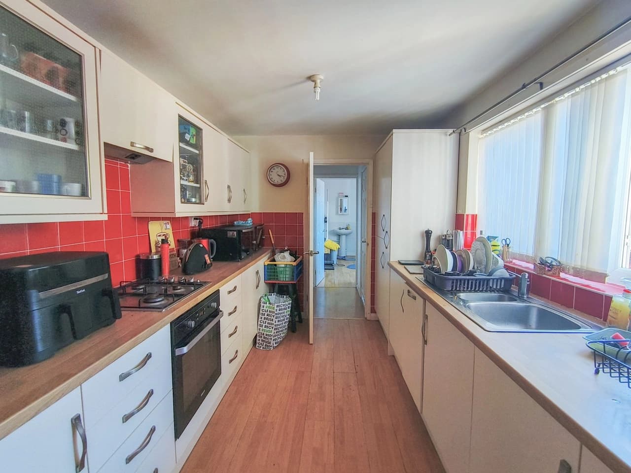 property photo 4 of 16