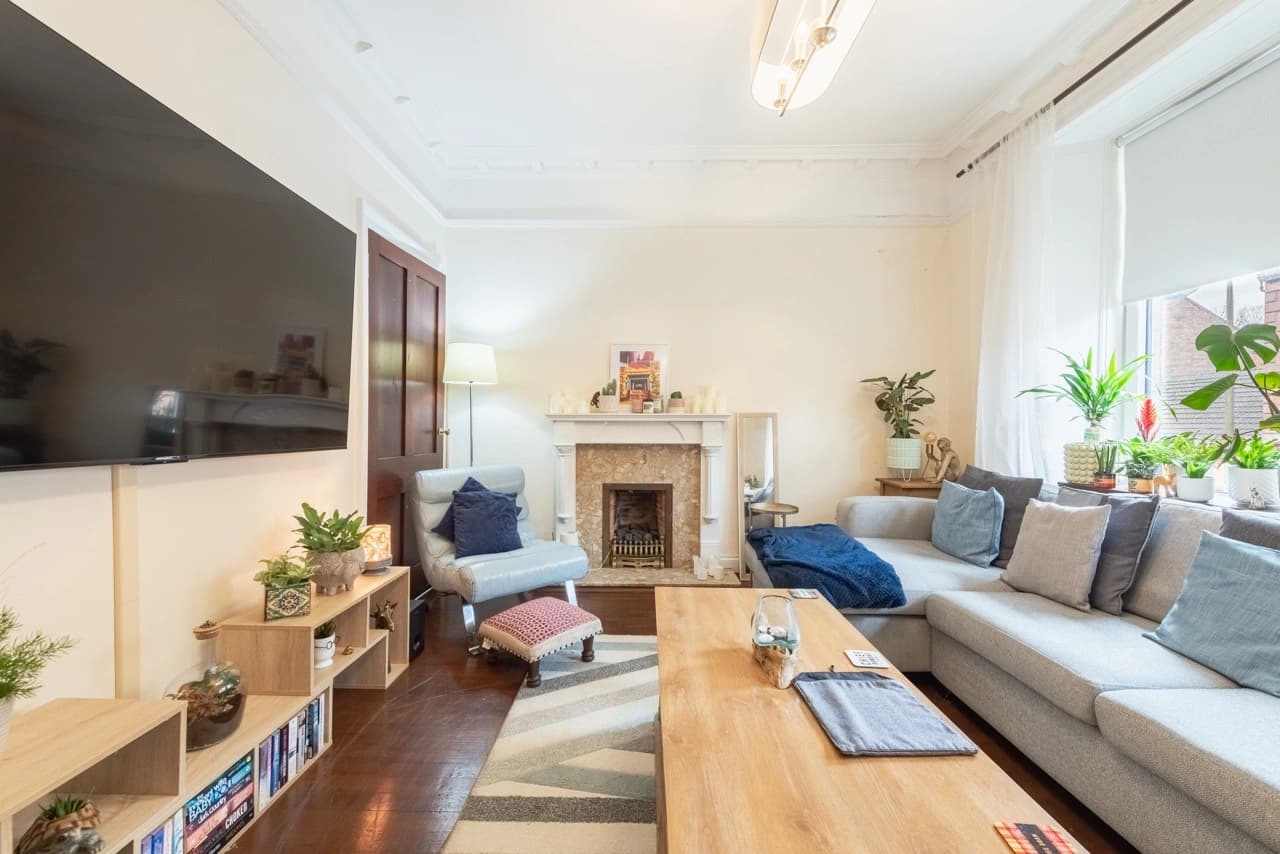 property photo 3 of 32