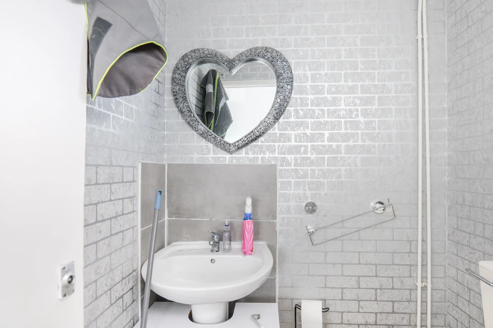 property photo 9 of 30