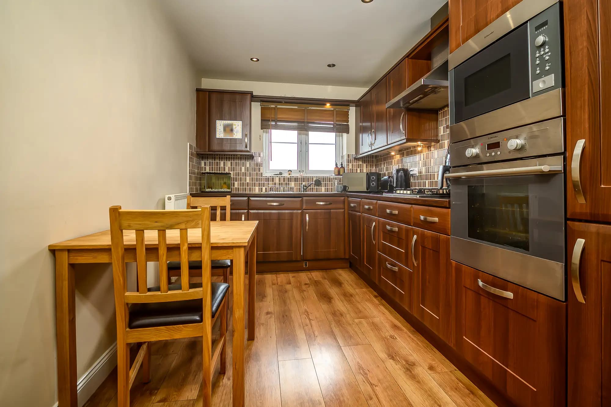 property photo 7 of 19