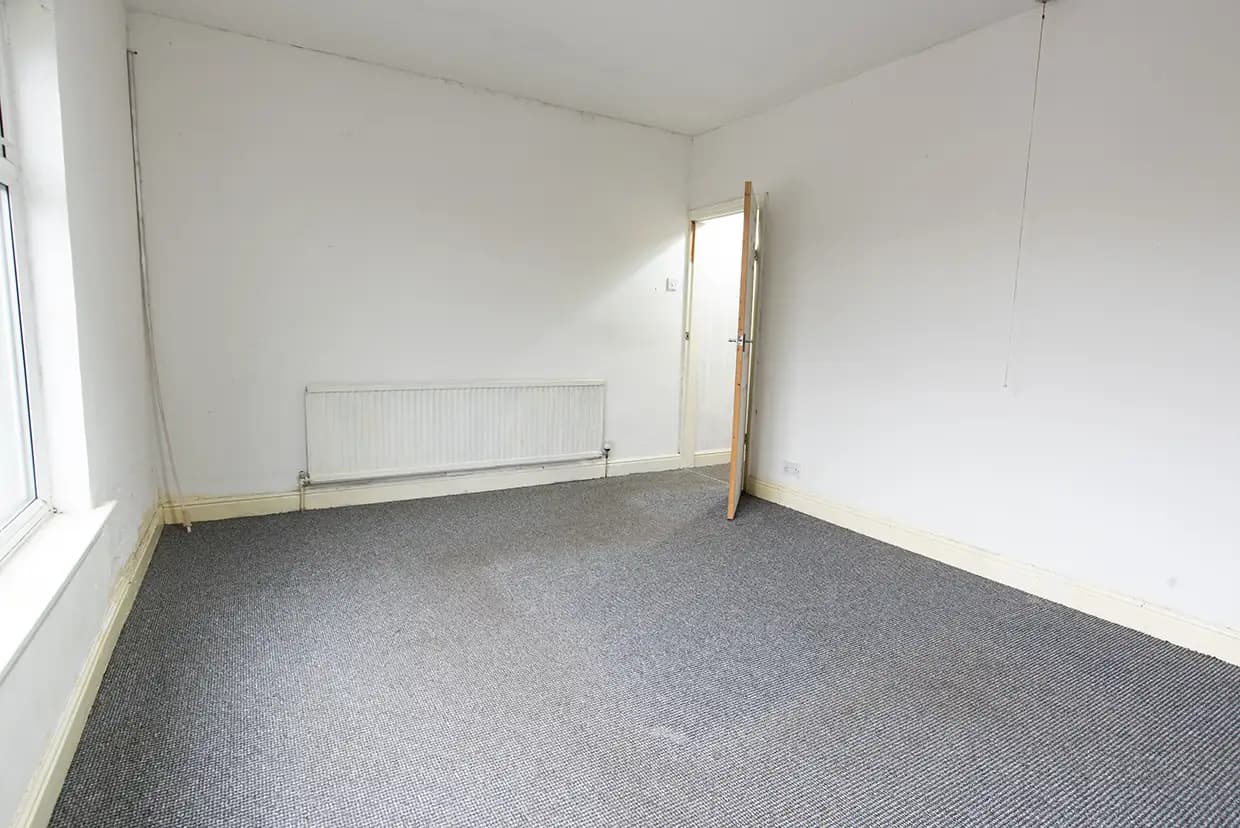 property photo 19 of 30