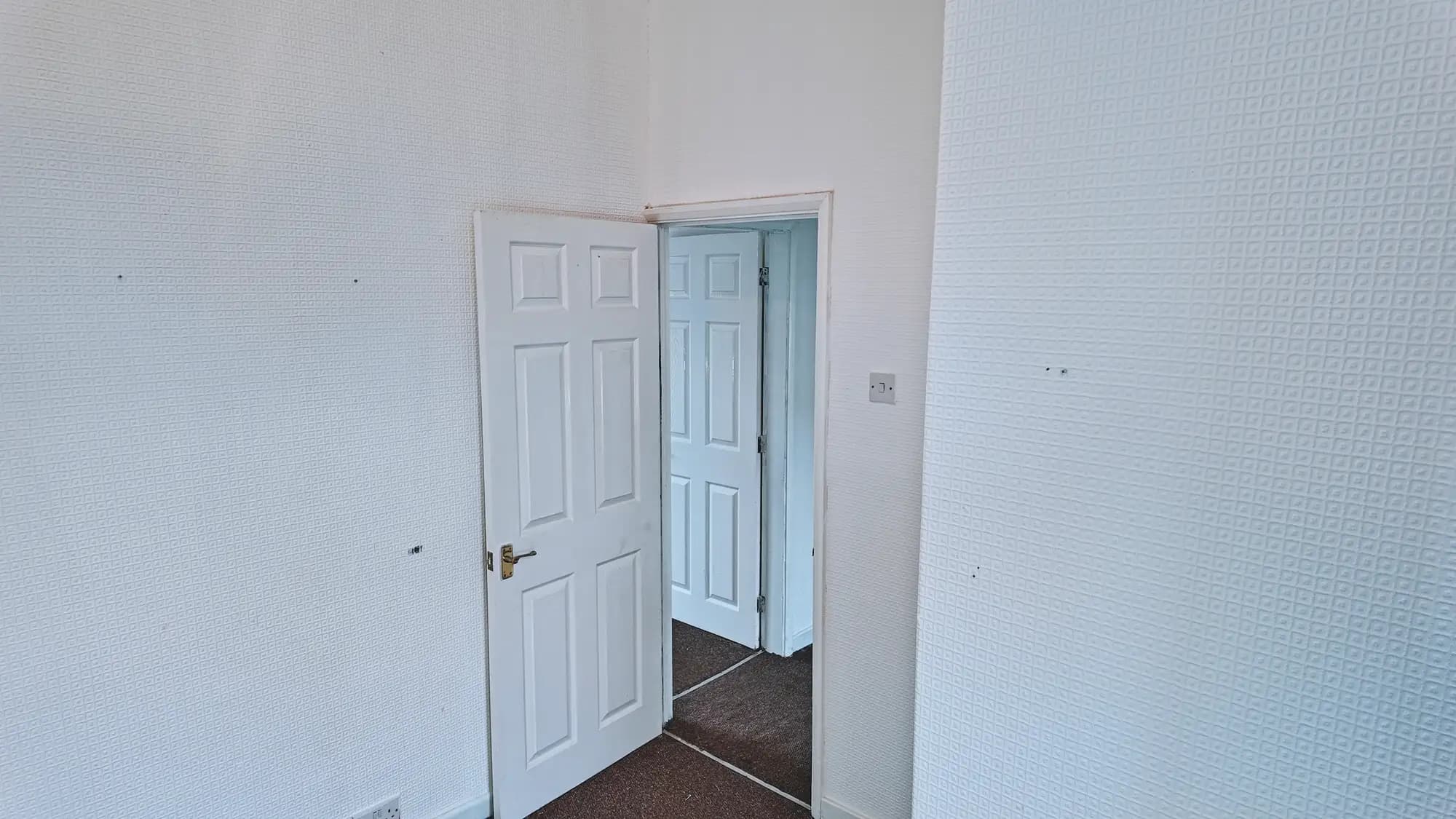 property photo 9 of 14