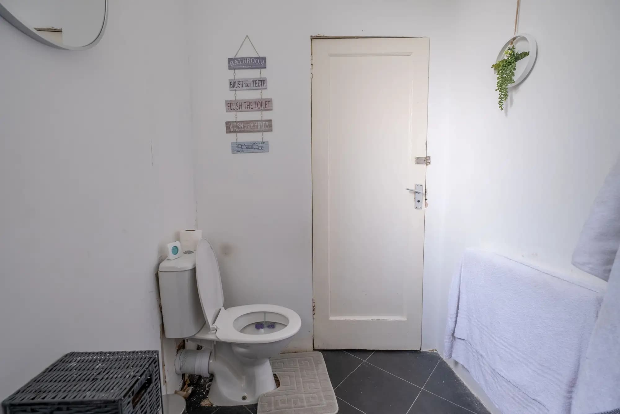 property photo 8 of 18