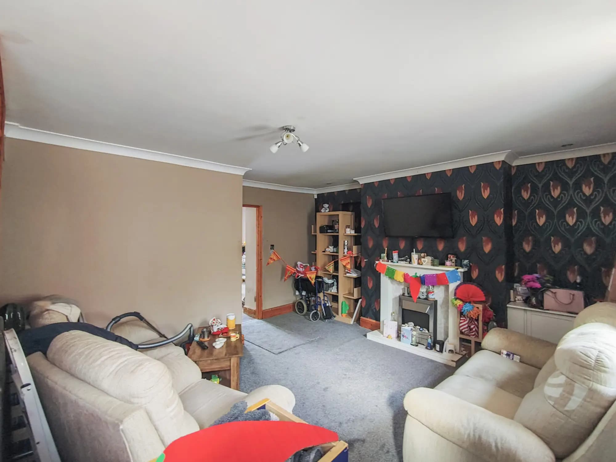 property photo 4 of 15