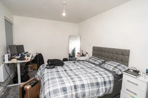 property photo 14 of 25