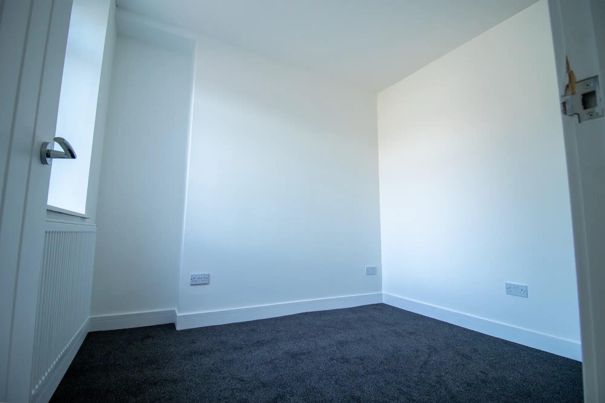 property photo 9 of 15