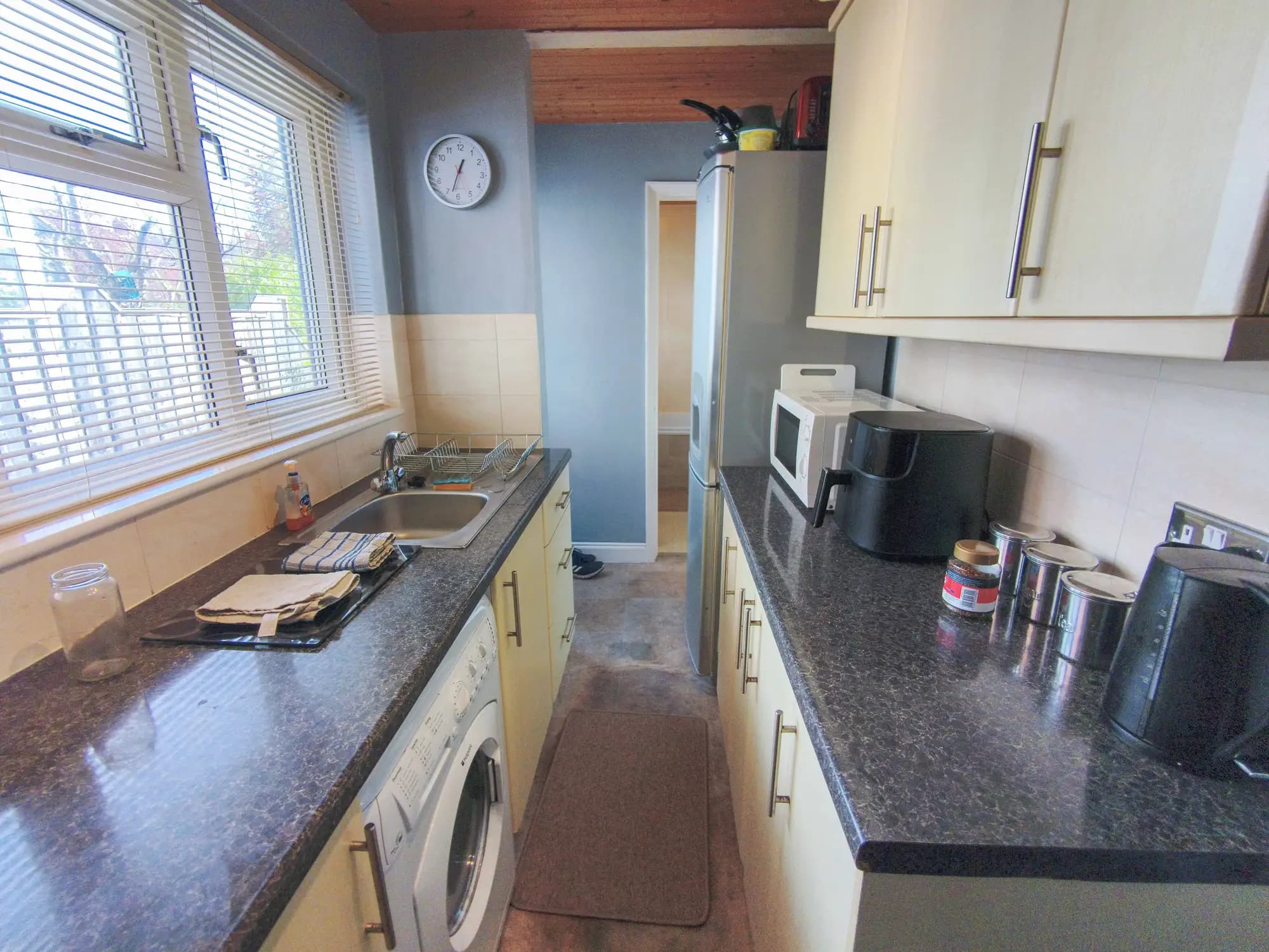 property photo 4 of 19