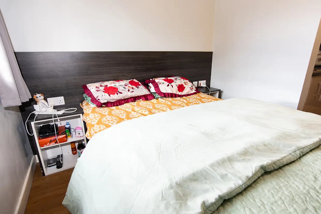 property photo 8 of 16